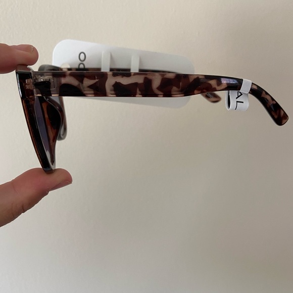 Aldo sunglasses for sale! - Picture 3 of 5